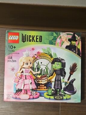 LEGO Wicked Elphaba & Glinda Figures - Pink, Green 75682